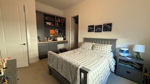 5 bedrooms, desk, iron/ironing board, free WiFi