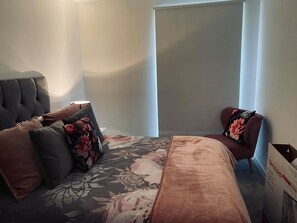 2 quartos, ferros/tábuas de passar roupa, Wi-Fi, roupa de cama