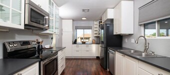 South of Old Town - Heated Pool / Fire Pit / Hot Tub