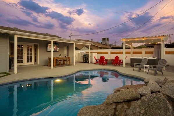 A heated pool - South of Old Town - Heated Pool / Fire Pit / Hot Tub (Tempe)