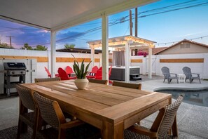 屋外ダイニングエリア