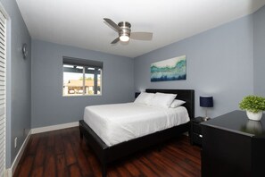 3 室のベッドルーム、アイロン / アイロン台、旅行用ベビーベッド、WiFi (無料)