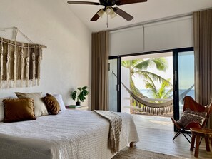 4 chambres, coffres-forts dans les chambres, bureau