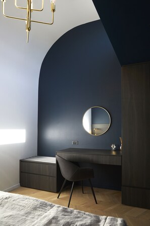 2 bedrooms, desk, blackout curtains, iron/ironing board - Degraves Studio Apartment-hotel luxury with the comfort of home in Melbourne CBD (Melbourne)