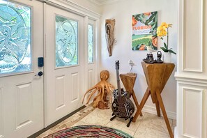 Interior - 1 Mi to Dtwn: Sun-Soaked Cape Coral Getaway! (Cape Coral)