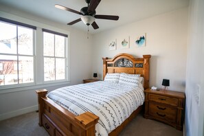 3 Schlafzimmer, Reisekinderbett, kostenloses WLAN, Bettwäsche