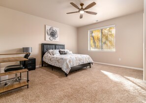 3 camere, una scrivania, ferro/asse da stiro, Wi-Fi gratuito