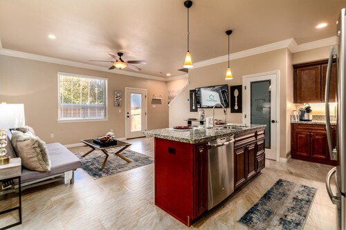 30Min To Lake Tahoe 3BD Private Retreat Parking WiFi Downtown Carson City