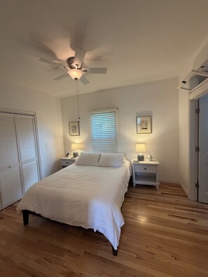 2 habitaciones, escritorio, tabla de planchar con plancha y wifi gratis 