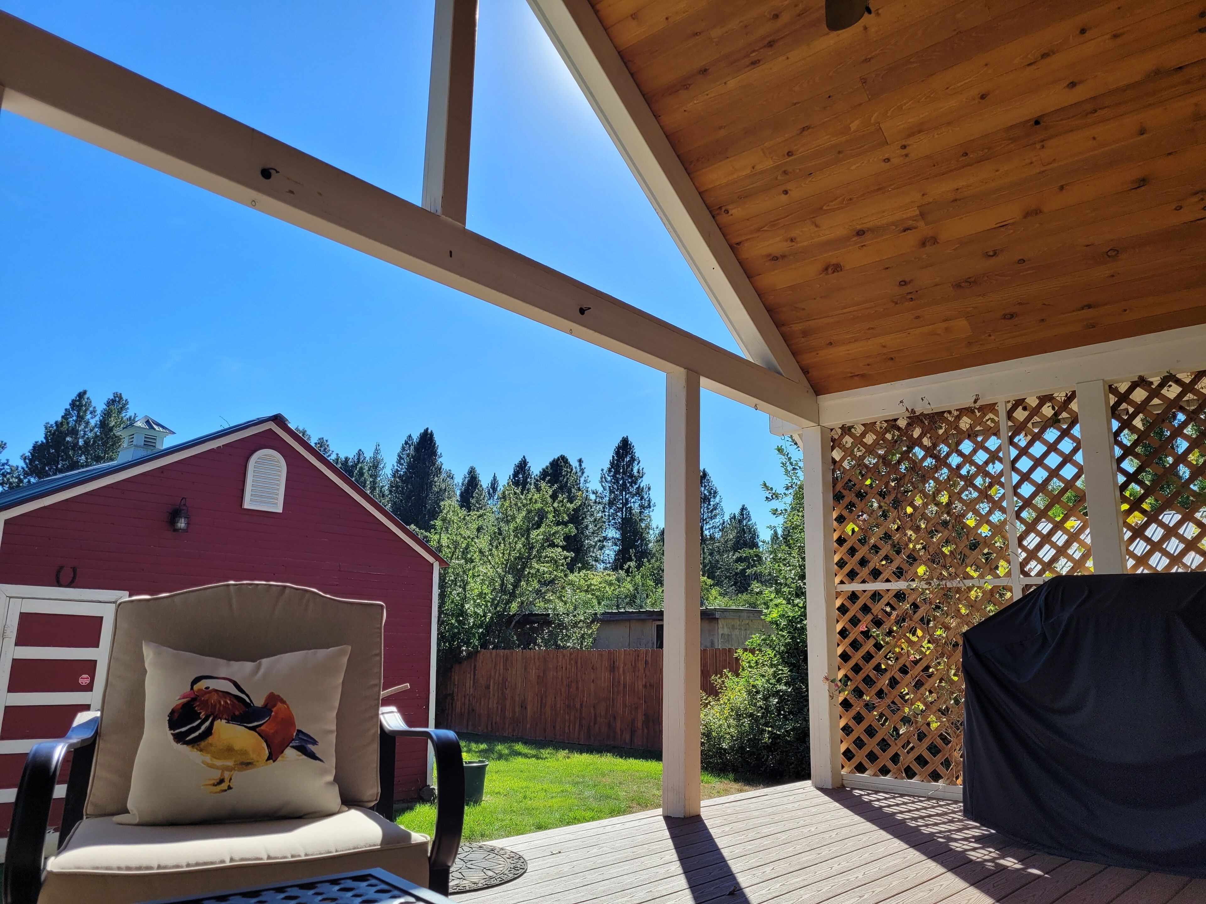 2 br/2ba Updated Home w/ Fenced Yd 3 mi to dwntwn Sandpoint,14 mi to Schweitzer!