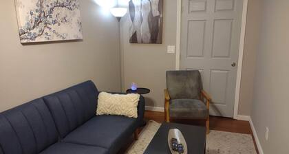 8b/5b Centrally Located Home, Sleeps 36