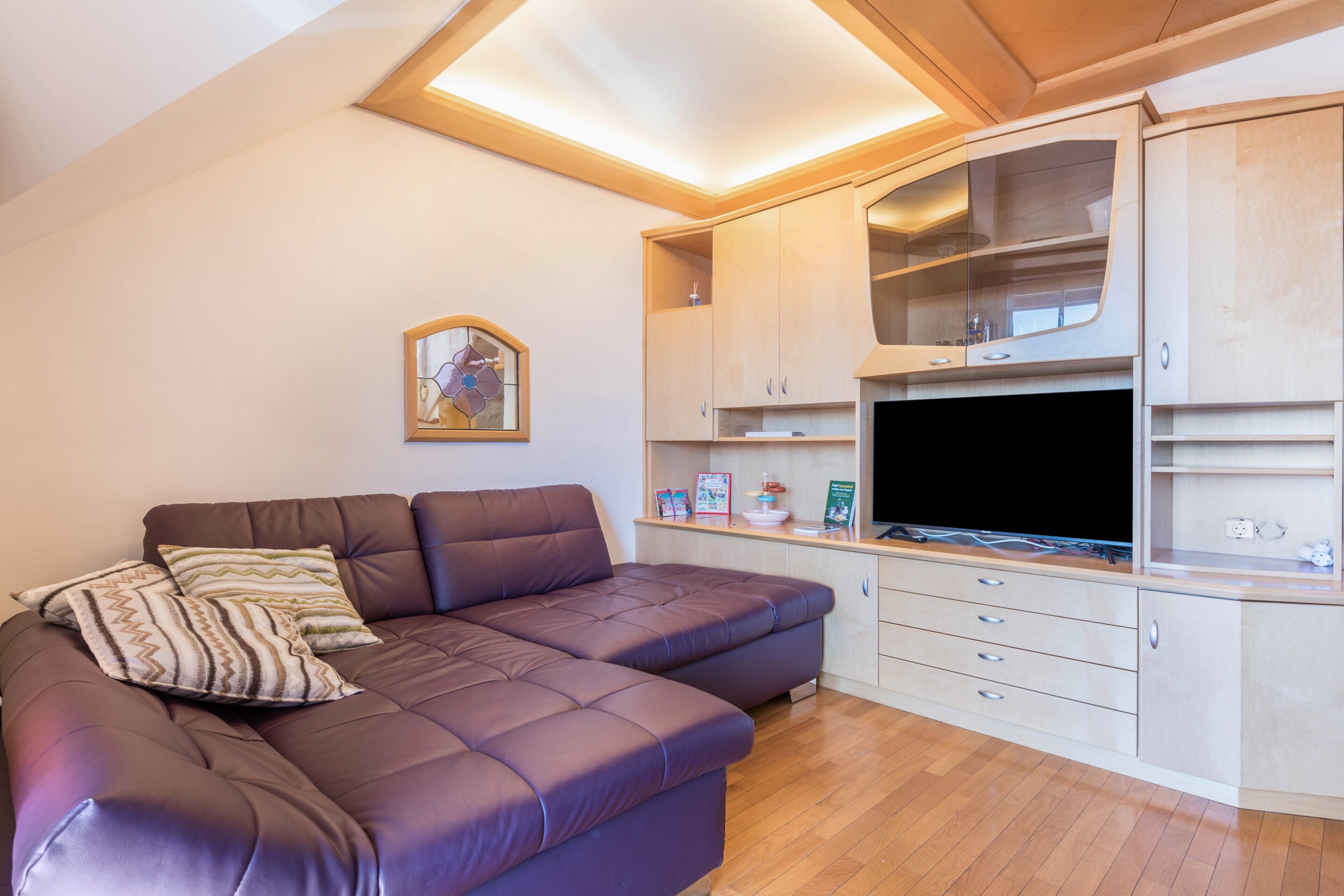 Fernseher, Kamin