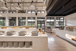 Daily self-serve breakfast (TWD 660 per person)