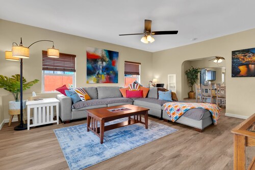 Midtown Territorial Home Beautifully Updated + Convenient  2 miles U of A