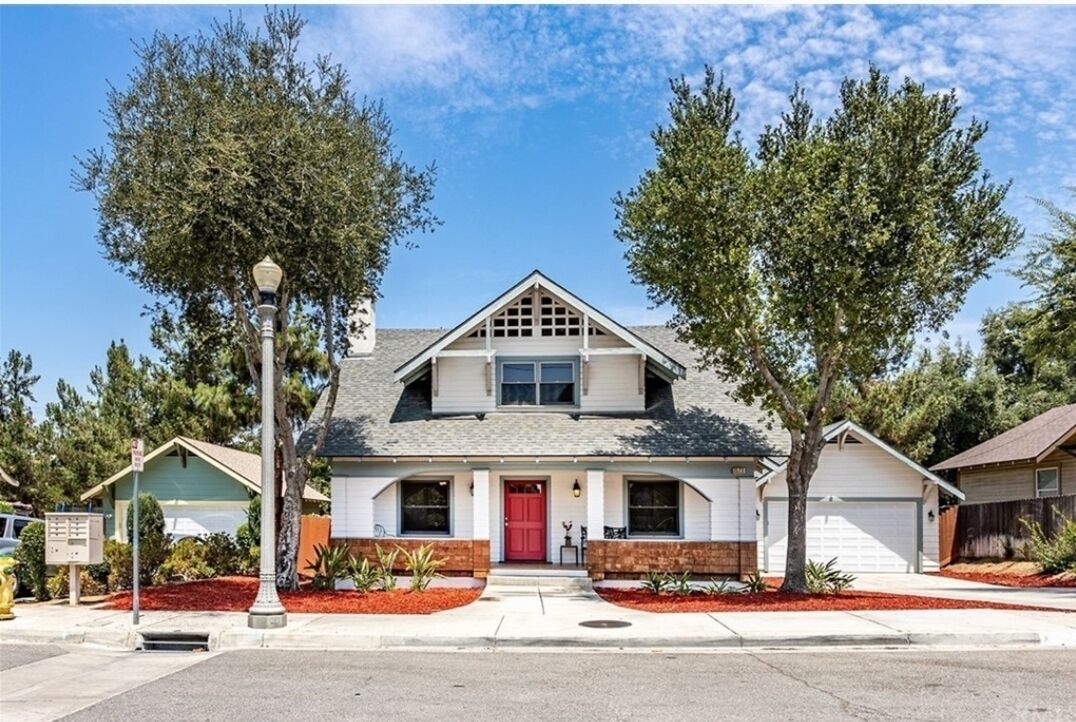 Historic craftsman home in the heart of Riverside!