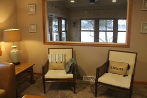 Interior - Waterfront on Silver Lake, private pier, pontoon rental, family fun! (Wautoma)