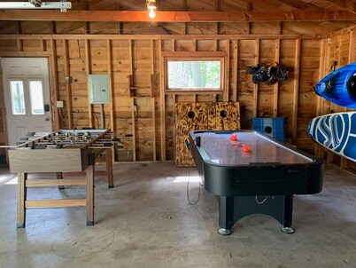 Waterfront on Silver Lake, private pier, pontoon rental, family fun!
