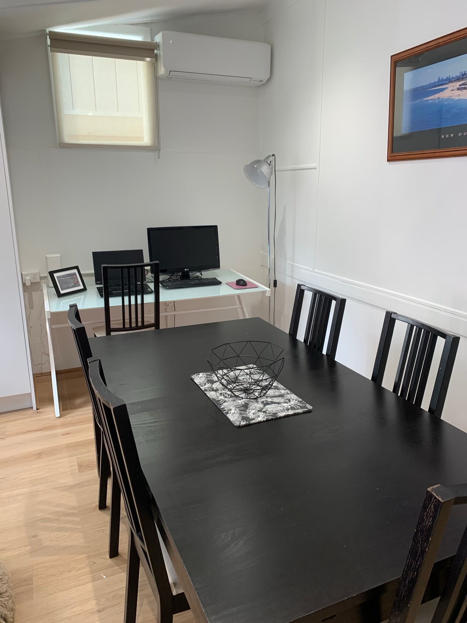 Walk to the MCG AAMI Park - Free Late Checkout Great Location & Backyard — image 16