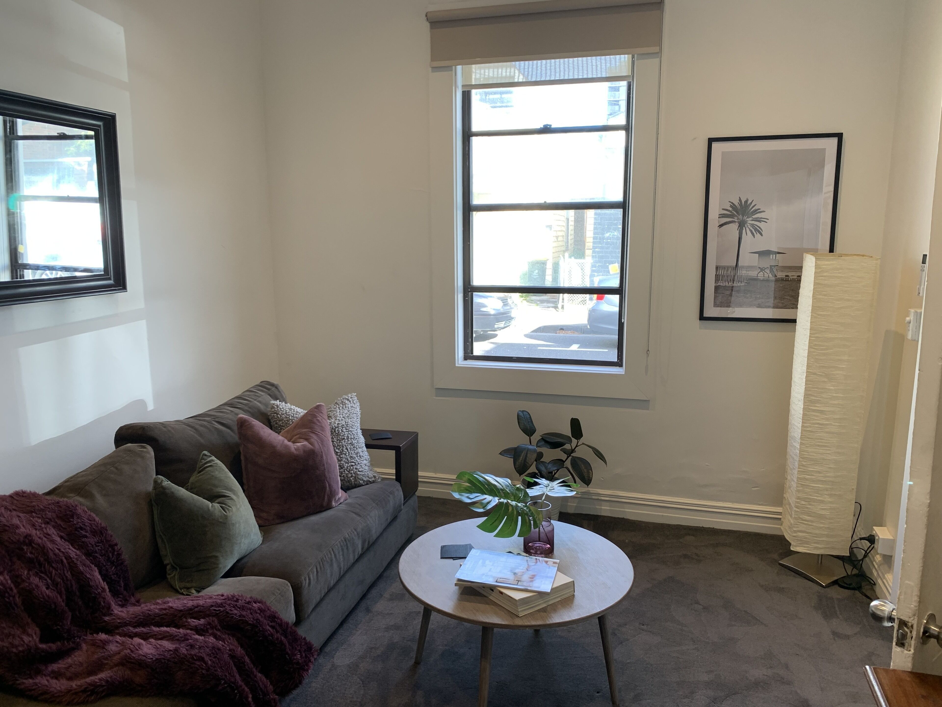 Walk to the MCG AAMI Park - Free Late Checkout Great Location & Backyard — image 23