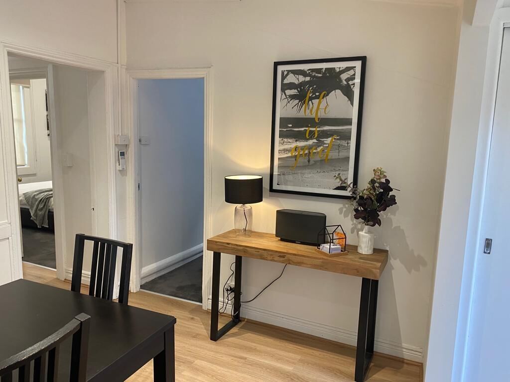 Walk to the MCG AAMI Park - Free Late Checkout Great Location & Backyard — image 21