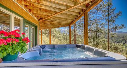 Sky Vista Lodge: Stunning Views, Private Hot Tub, Wraparound Deck, and Close to Wolf Creek Ski Area!