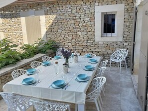 Outdoor dining
