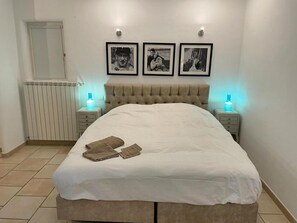 3 bedrooms, iron/ironing board, Internet