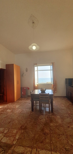Dining - House on the beach (Marina di Ardea)