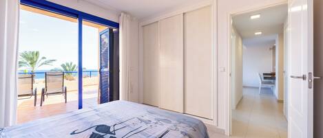 2 dormitorios, tabla de planchar con plancha, wifi gratis y ropa de cama