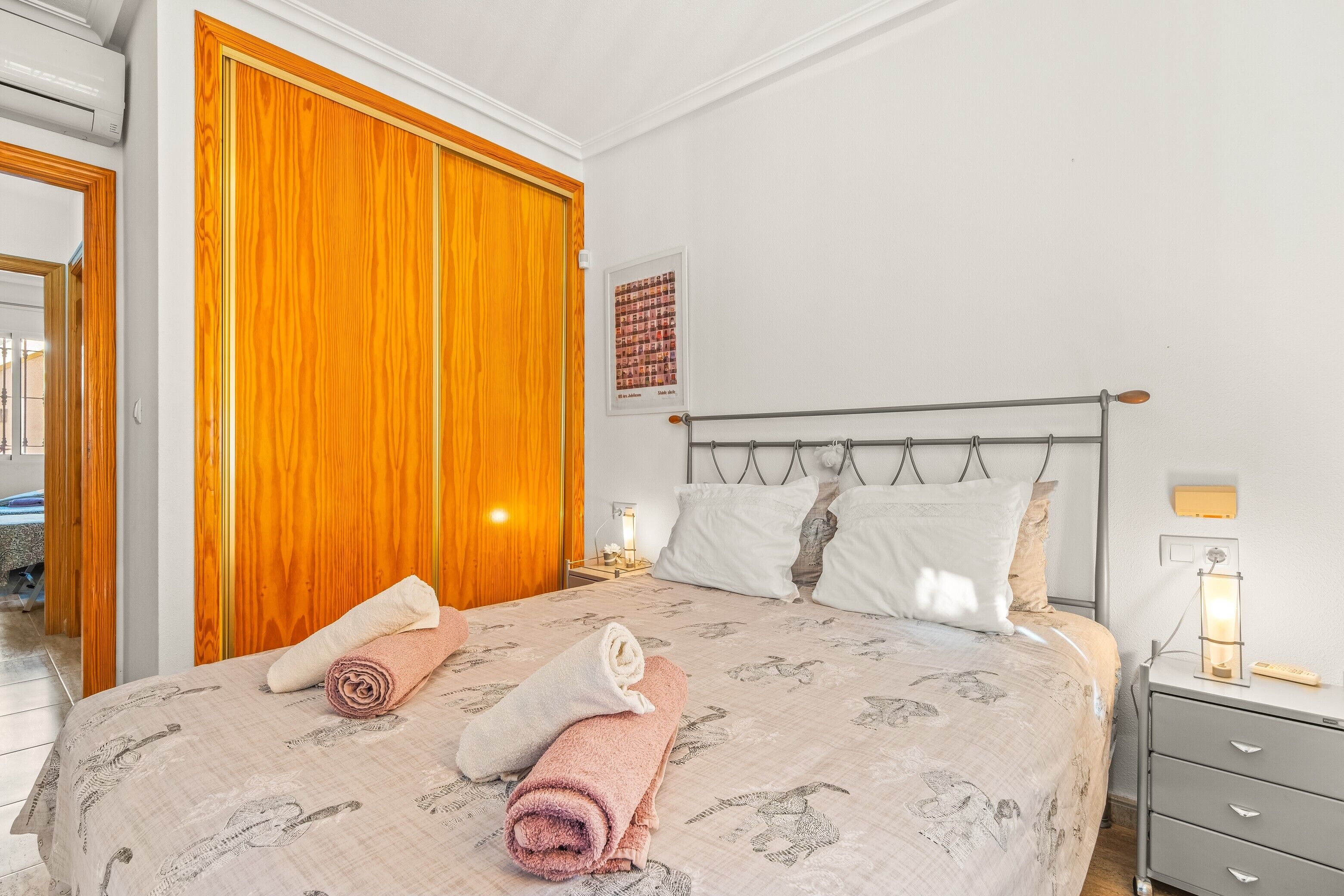 3 chambres, fer et planche à repasser, Wi-Fi gratuit, draps fournis