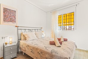 3 bedrooms, iron/ironing board, free WiFi, bed sheets