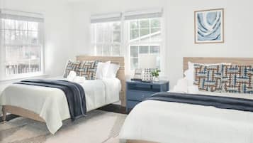 5 bedrooms, desk, laptop workspace, iron/ironing board