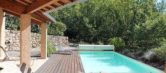 Flott nytt hus med privat basseng rangert 3 *** på 5000 m² med land