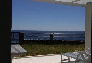 Property grounds - Holiday Home "Nueva Baviera 42" by the Sea with Garden & Shared Pool (San Bartolome de Tirajana)