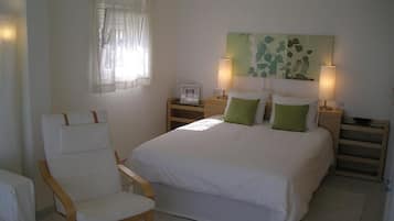 1 slaapkamer, een strijkplank/strijkijzer, gratis wifi, beddengoed