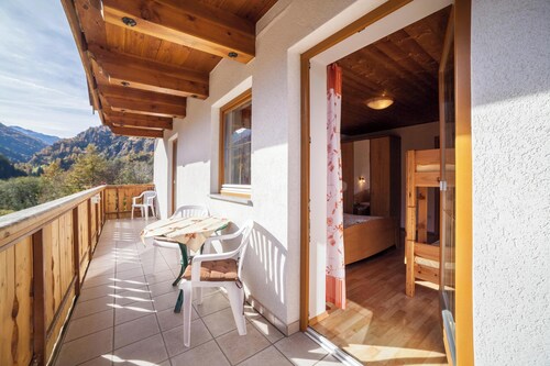 Apartamento vacacional "Egarthof Arnika" con vistas a la montaña, Wi-Fi, balcón y jardín