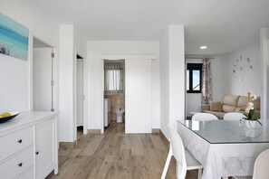 Interior - Chalet "Casa Manoli" with Pool, Terrace, Air Conditioning and Wi-Fi (Barrio Nuevo)