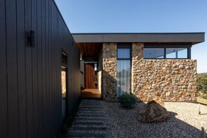 Exterior detail - Luxury Villas Allambee at Red Hill (Farm Stay) (Red Hill)