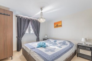 2 habitaciones, tabla de planchar con plancha y wifi gratis 