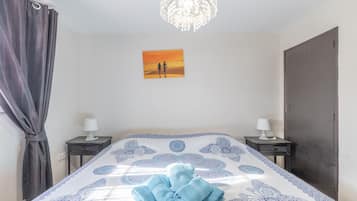 2 bedrooms, iron/ironing board, free WiFi, bed sheets