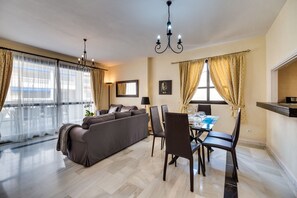 TV, DVD player, stereo - Apartment 'Puerto Banus3 Sandy Beachside' with Shared Pool and Air Conditioning (Puerto Banús)