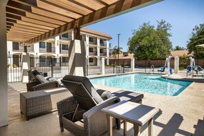 Swim-up bar - Hotel Huntington (Duarte)