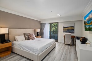 Individually decorated, individually furnished, free WiFi, bed sheets - Hotel Huntington (Duarte)