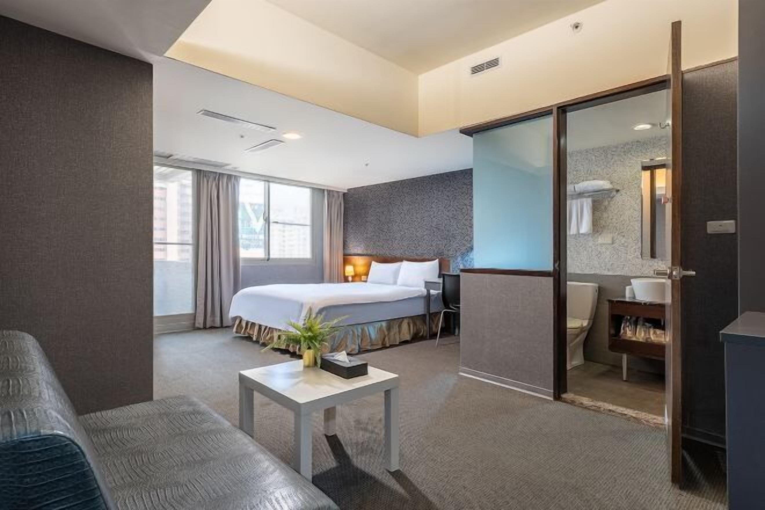 Desk, laptop workspace, soundproofing, free WiFi