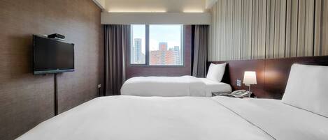 Superior Twin Room | Desk, laptop workspace, soundproofing, free WiFi