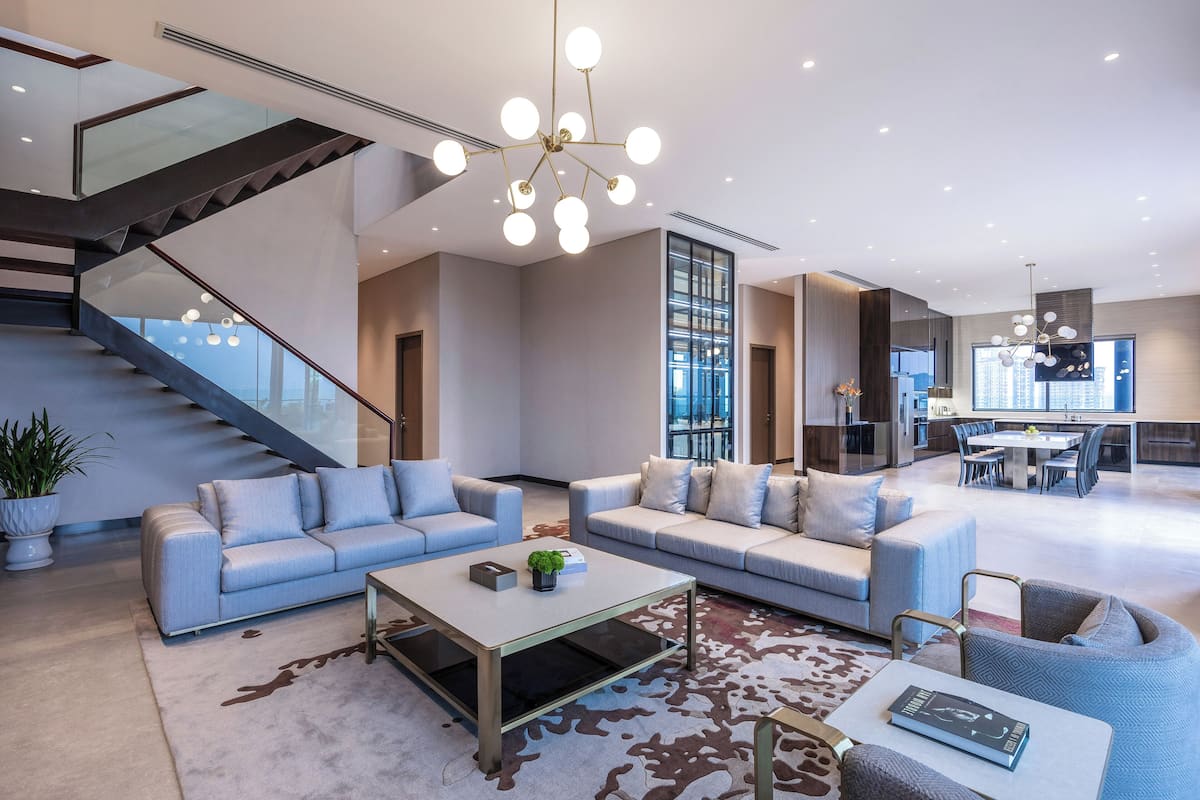 Penthouse | Living area | 49-inch LED TV with cable channels, TV