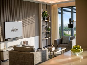 Habitación Premier, 3 habitaciones | Caja fuerte, escritorio, espacio para trabajar con un portátil