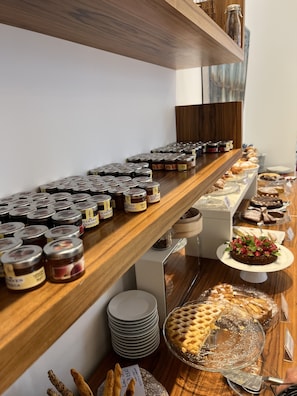 Daily buffet breakfast for a fee - Hotel Card International (Rimini)