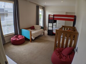 3 bedrooms, WiFi