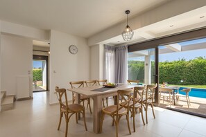 Villa Deluxe, 5 chambres, piscine privée | Coin séjour